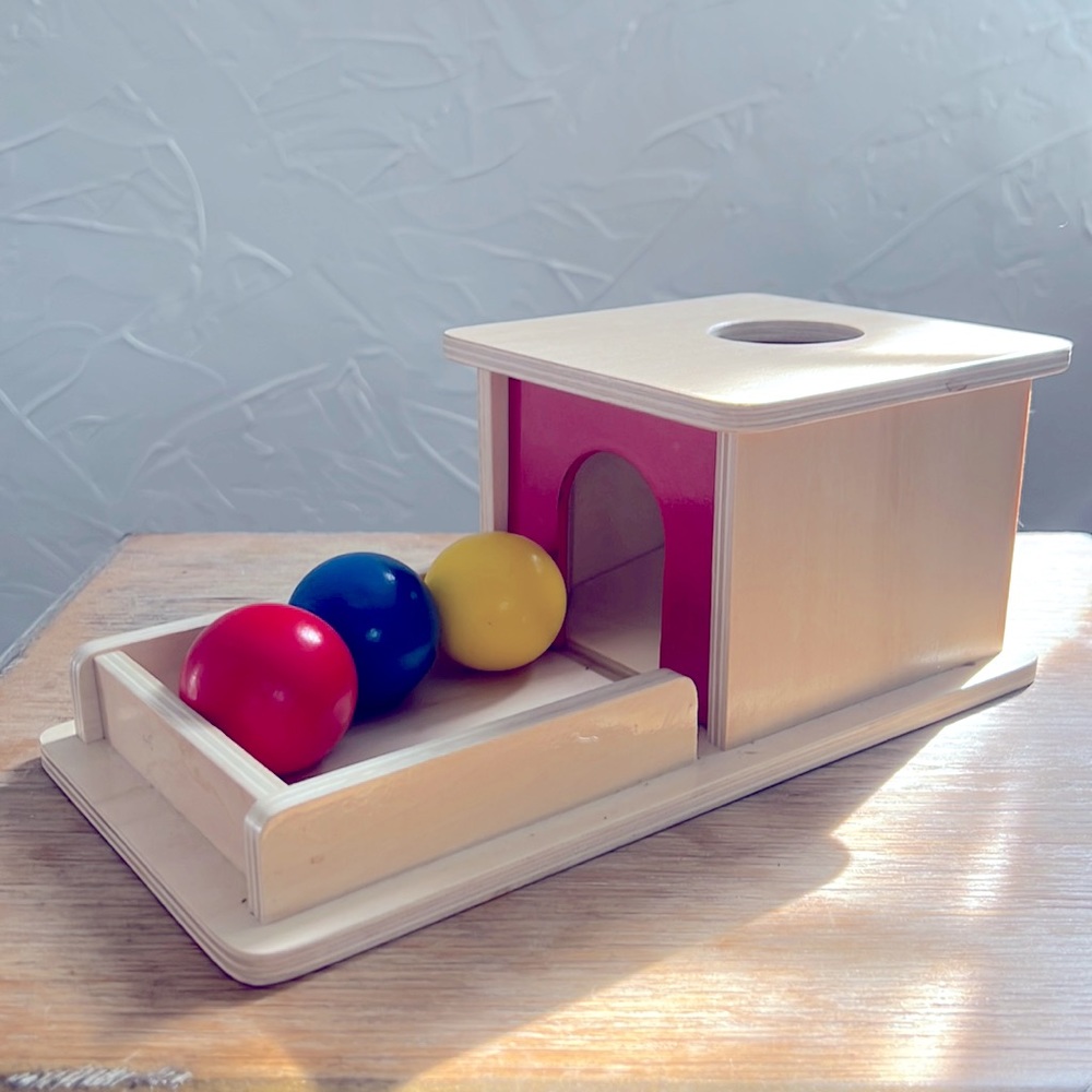 Adena Montessori Object Permanence Box with Tray and Three wooden balls